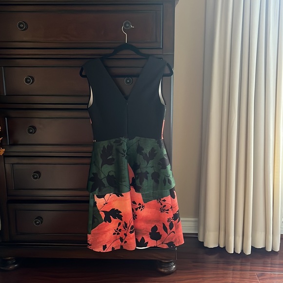 Clover Canyon sz L Signature Neoprene Scuba A-line leaf pattern dress - Picture 3 of 4